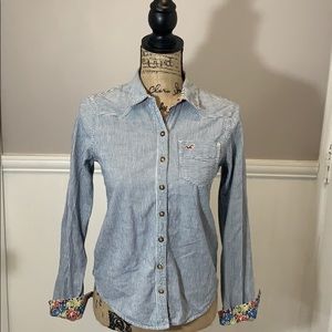 ⭐️ 7 for $25 ⭐️ Hollister Floral Stripe Top